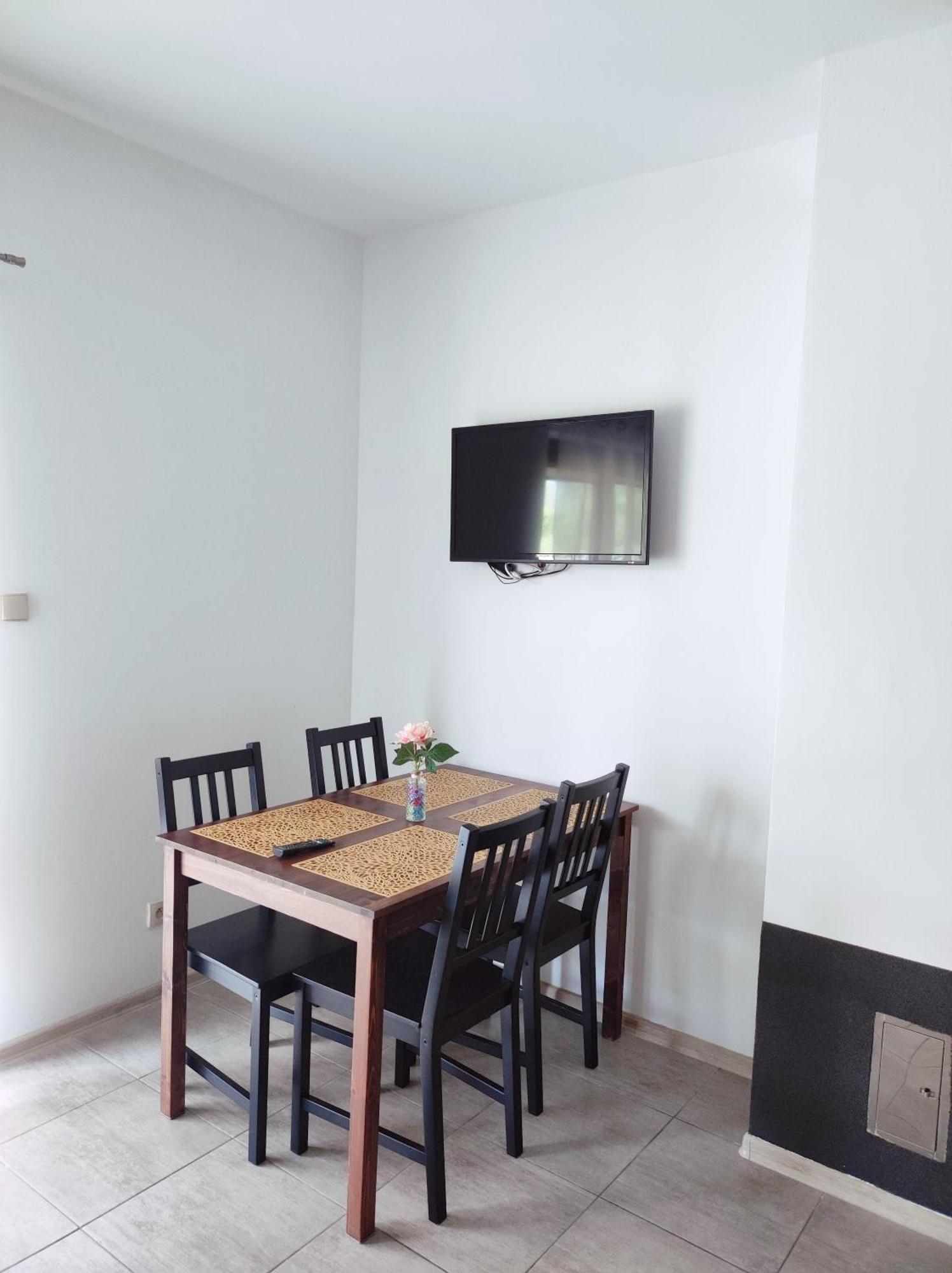 Apartamenty Adrenja 罗威 外观 照片