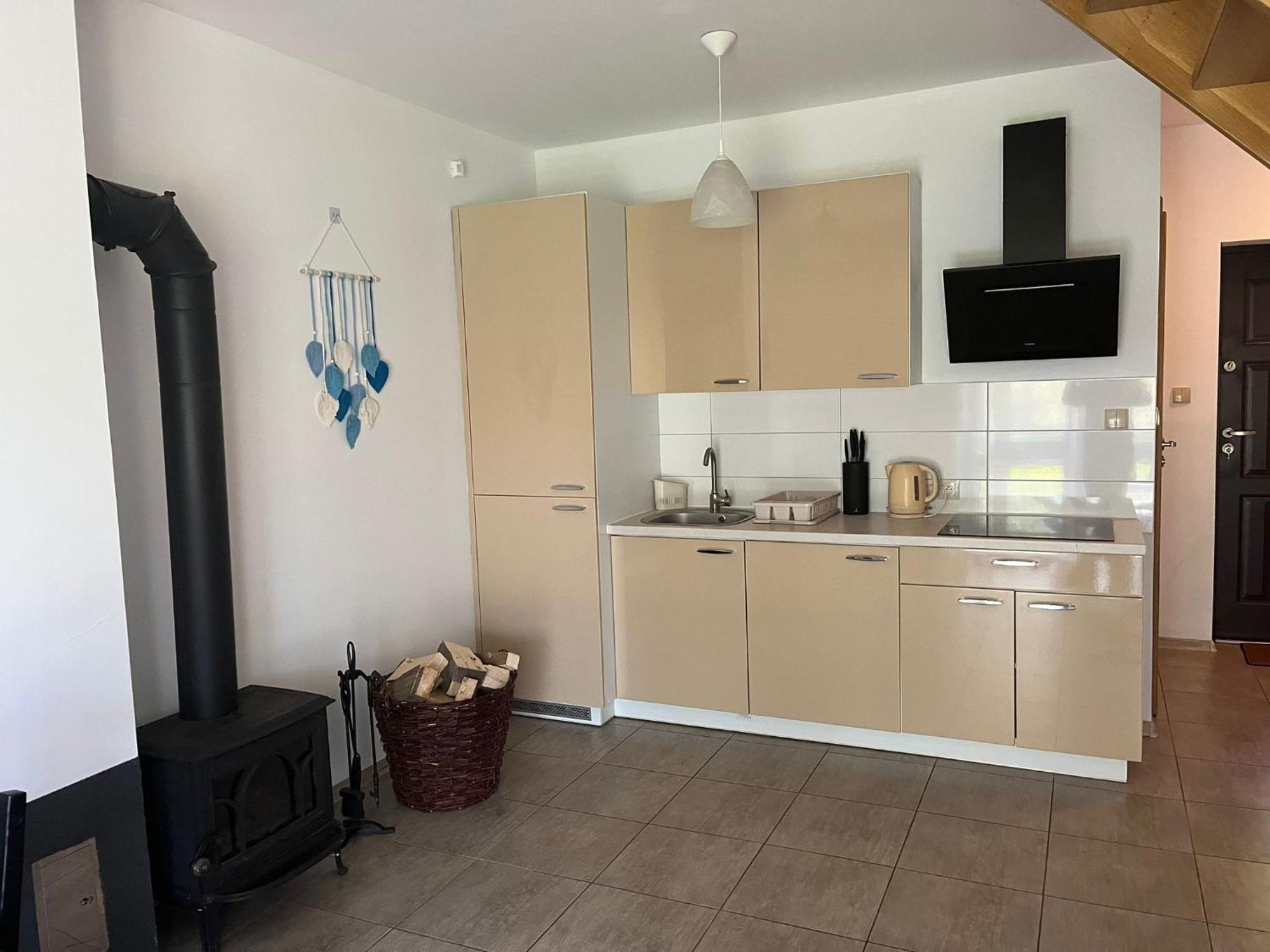 Apartamenty Adrenja 罗威 外观 照片